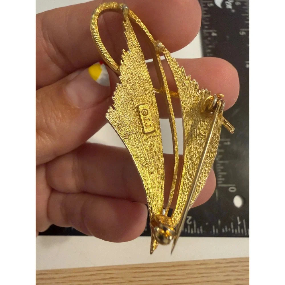 JJ Jonette Jewelry Two Tone Textured Leaf Brooch Silver Gold Tone Vintage Pin